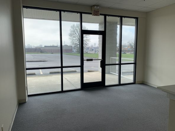 Blackiston Mill Shopping Center: 1418, 1420 Blackiston Mill Road, Clarksville, IN 47129